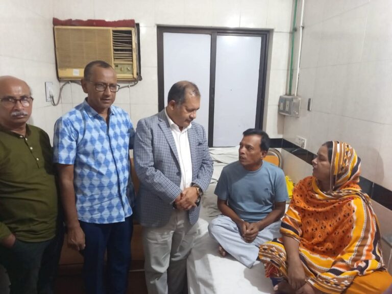 আগৈলঝাড়া উপজেলা বিএনপির যুগ্ম-আহবায়কের হাসপাতালে খোজখবর নেন – এম.  জহির উদ্দিন স্বপন